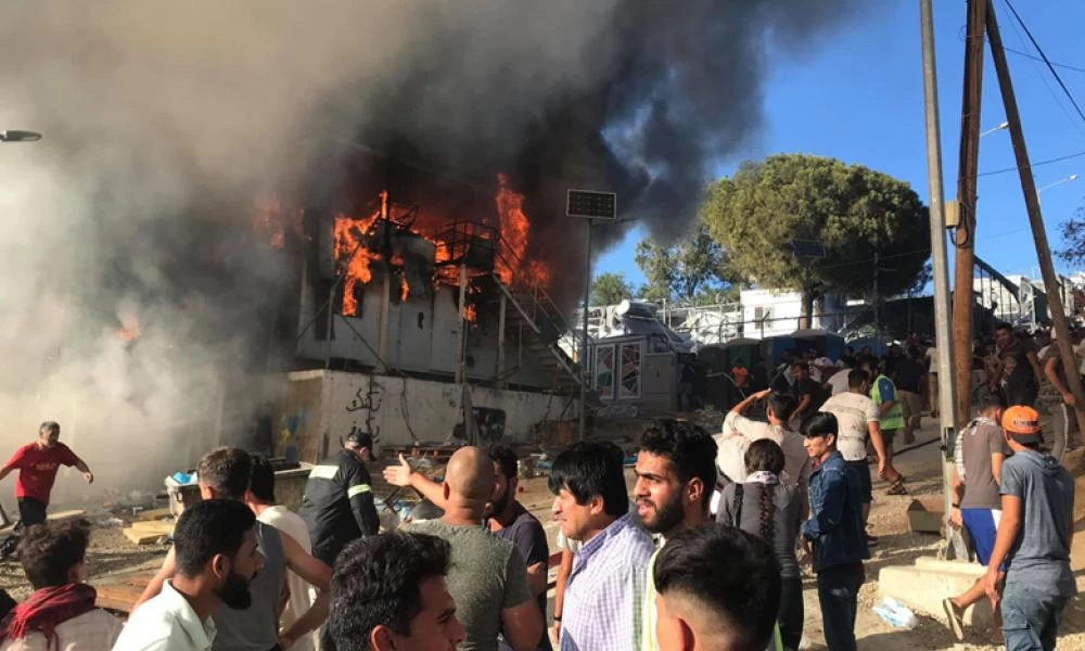 Κέντρο υποδοχής Μόριας: Πυρκαγιά, πιθανών από βραχυκύκλωμα